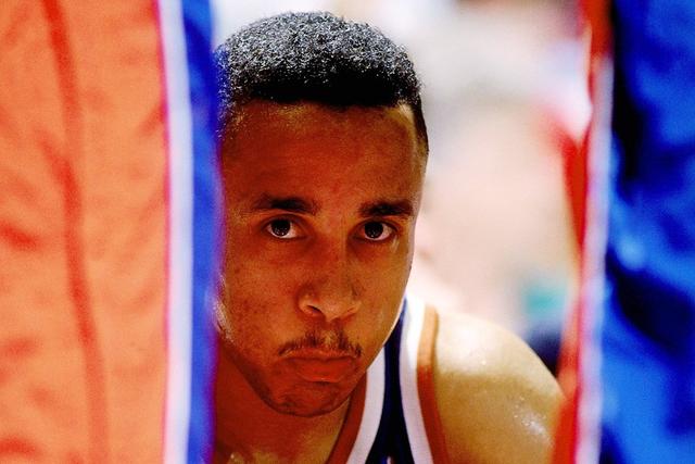 克内克特35分布朗尼4分2篮板 湖人险胜太阳